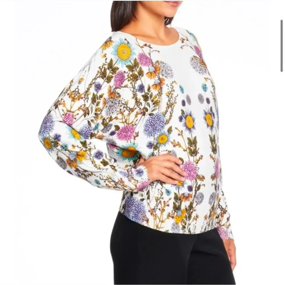 Joseph A. Round Neck  Loose Fit Multi White Floral Long Sleeve Knit Sweater Sz M